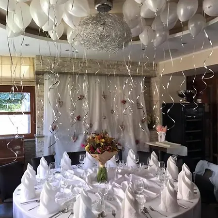 فندق Pavla 4* بييشتِني