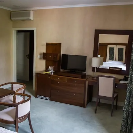 Pavla 4* Пьештяни